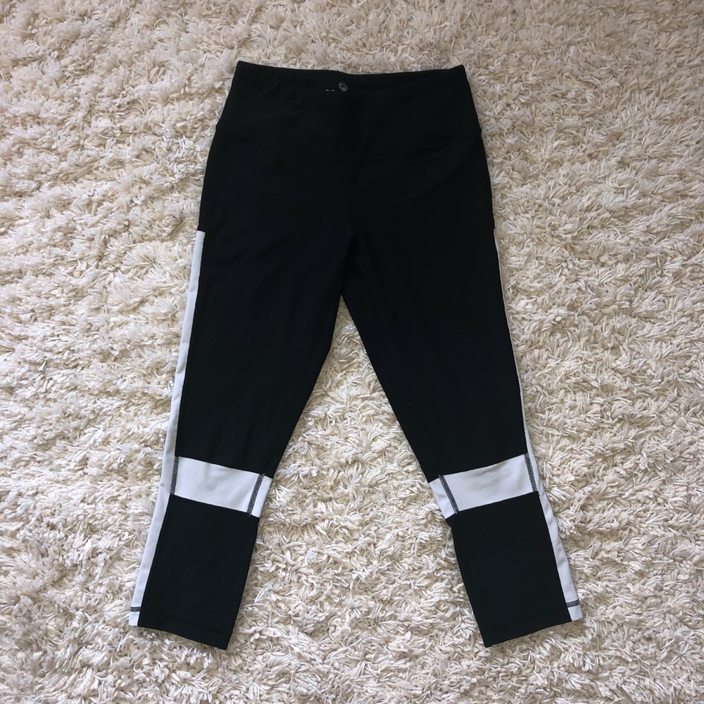 90 Degree Black & White Crop Leggings